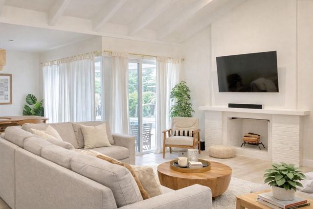 126 Laurel Road, Hollywood, FL 33021