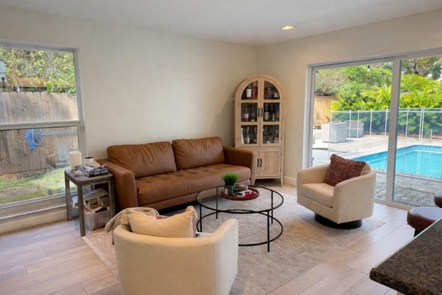 126 Laurel Road, Hollywood, FL 33021