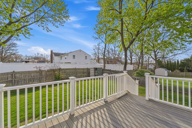 7 Carol St, Stoneham, MA 02180