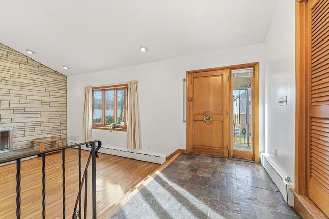 7 Carol St, Stoneham, MA 02180