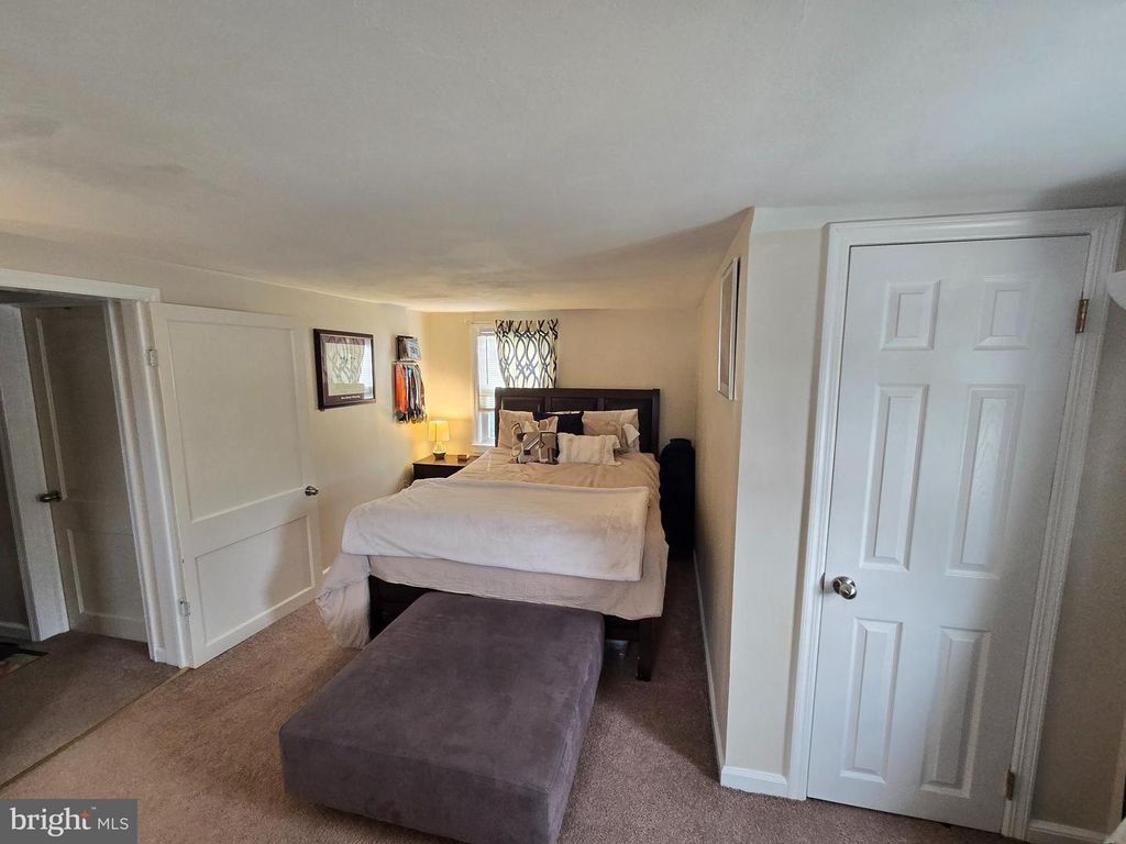 71 SADIE ST, Hamilton, NJ 08619