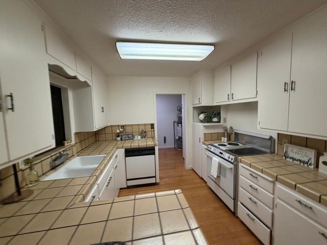 2275 5th St, Atwater, CA 95301