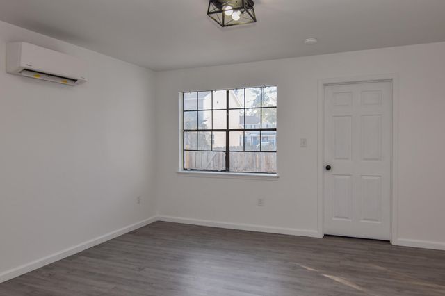 7721 Oldridge Road A, North Charleston, SC 29418