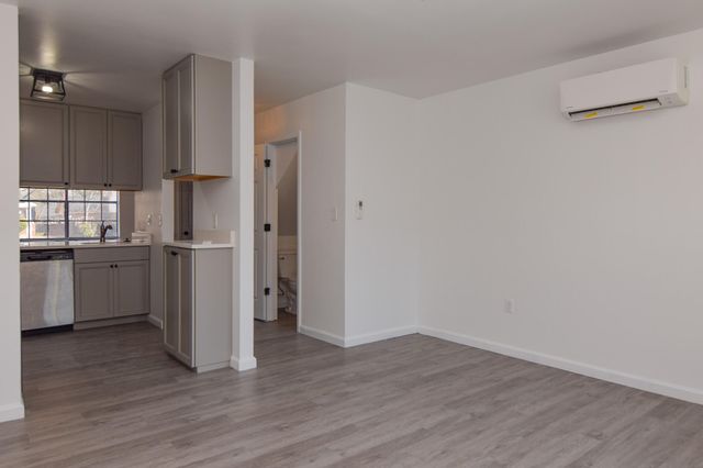 7721 Oldridge Road A, North Charleston, SC 29418