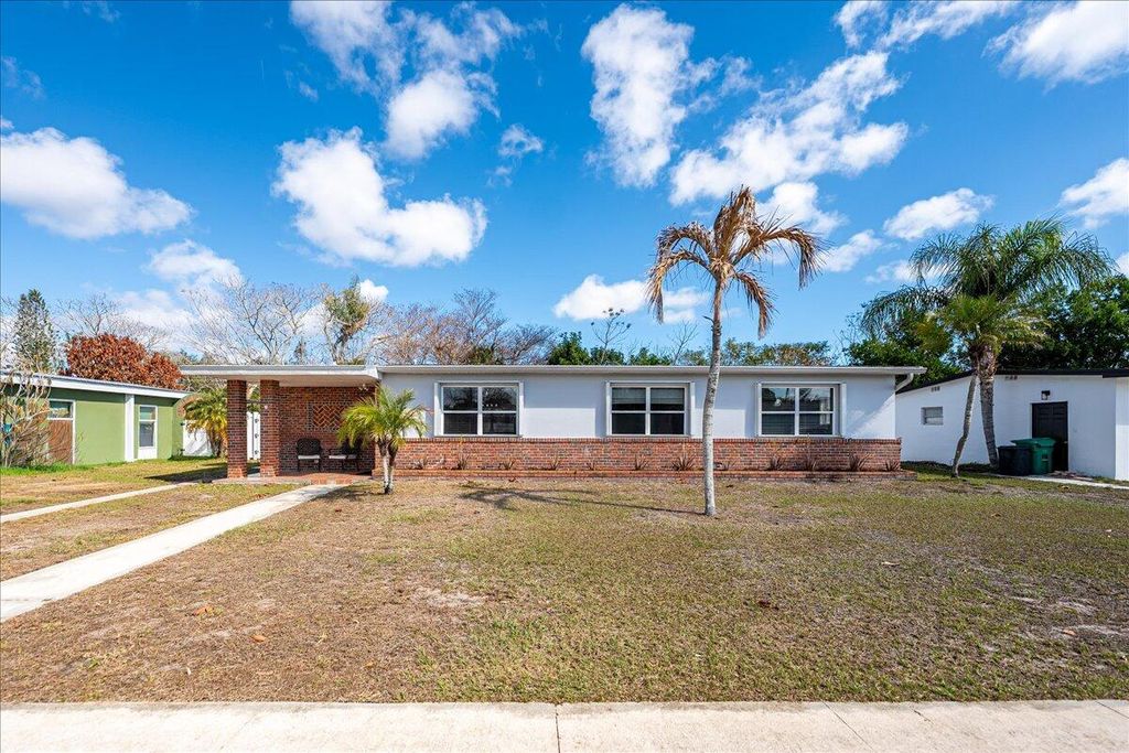 131 SE Lucero Drive, Port St. Lucie, Port St Lucie, FL 34983