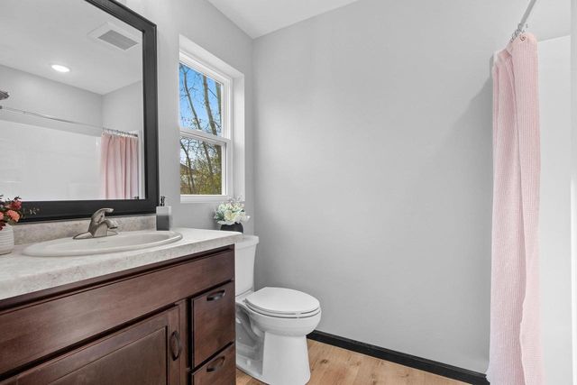 1920 SOUTHLAND LANE, New London, WI 54961