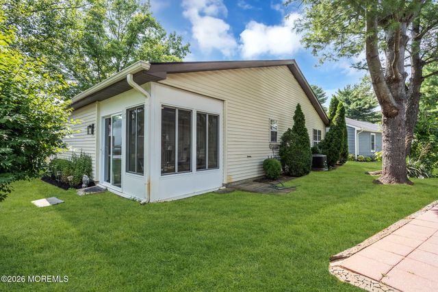 51 Linton Close, Freehold, NJ 07728