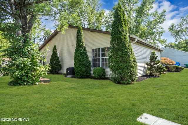 51 Linton Close, Freehold, NJ 07728
