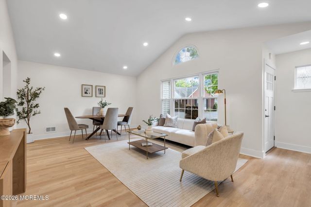 51 Linton Close, Freehold, NJ 07728