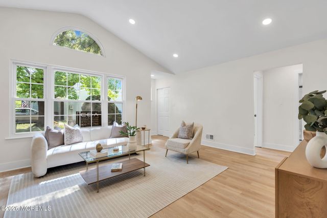 51 Linton Close, Freehold, NJ 07728