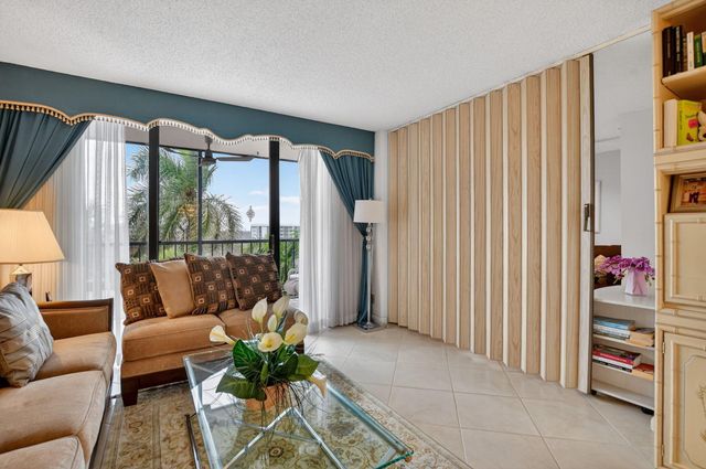 7738 Lakeside Boulevard 373, Boca Raton, FL 33434