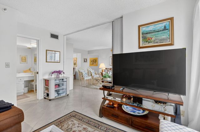 7738 Lakeside Boulevard 373, Boca Raton, FL 33434