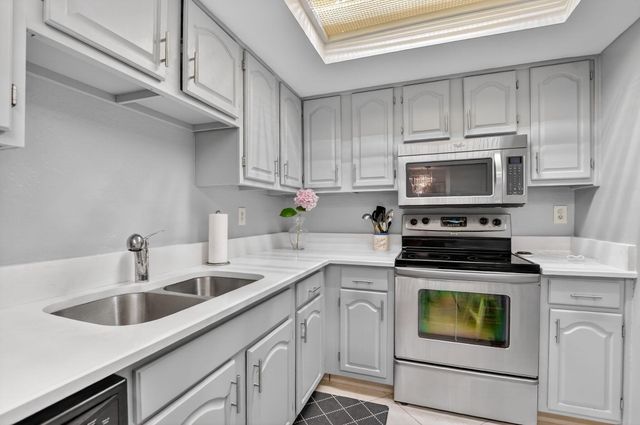 7738 Lakeside Boulevard 373, Boca Raton, FL 33434