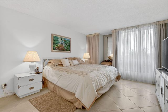 7738 Lakeside Boulevard 373, Boca Raton, FL 33434