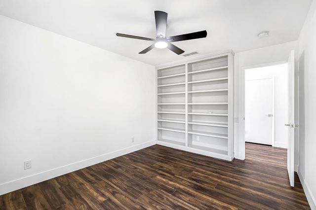 1041 W Sierra Avenue, Fresno, CA 93711