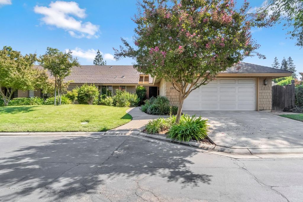 1041 W Sierra Avenue, Fresno, CA 93711