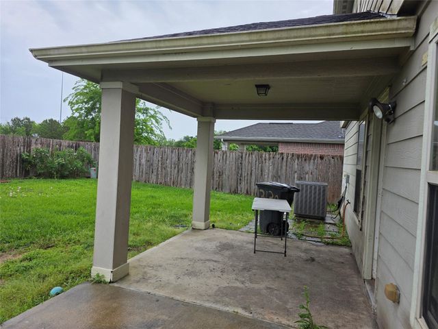 3130 Cambridge Meadows Lane, Dickinson, TX 77539