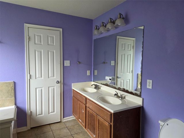 3130 Cambridge Meadows Lane, Dickinson, TX 77539