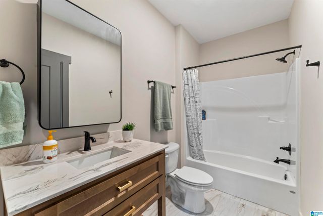 341 BOATHOUSE CIRCLE, Sylacauga, AL 35151