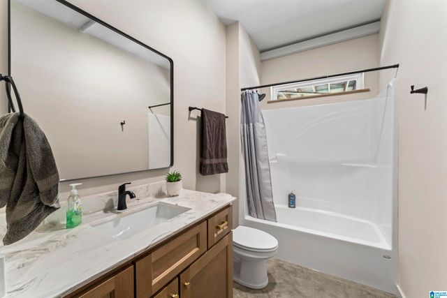 341 BOATHOUSE CIRCLE, Sylacauga, AL 35151