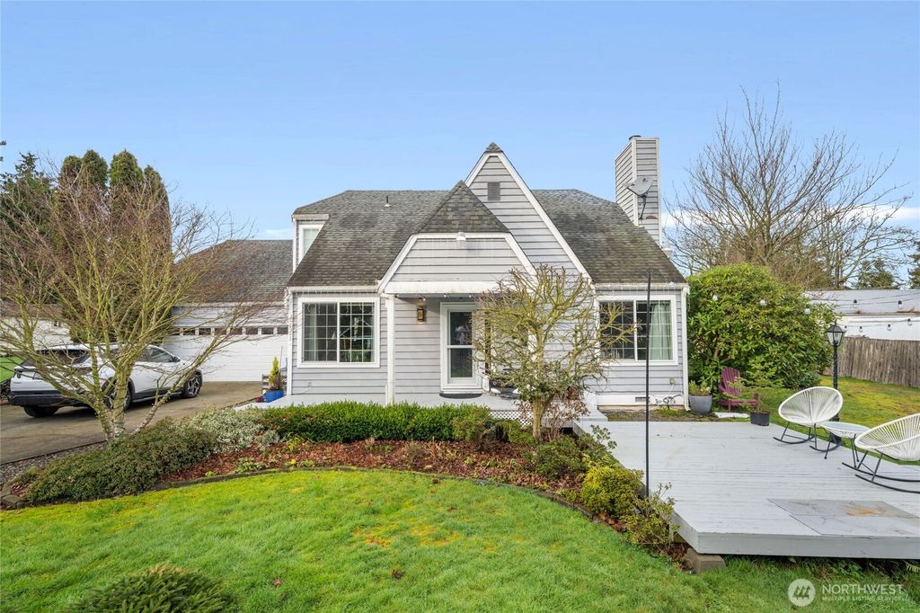 25825 12th Avenue S, Des Moines, WA 98198
