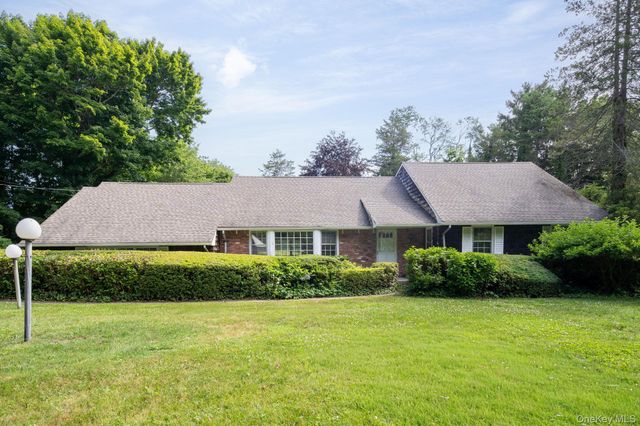 209 Southdown Road, Lloyd Harbor, NY 11743