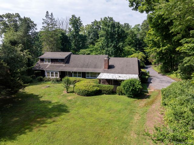 209 Southdown Road, Lloyd Harbor, NY 11743