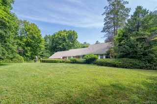 209 Southdown Road, Lloyd Harbor, NY 11743