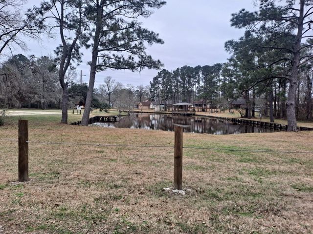 363 Edgewood, Onalaska, TX 77360
