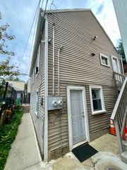 2227 W 19th Street COACH, Chicago, IL 60608