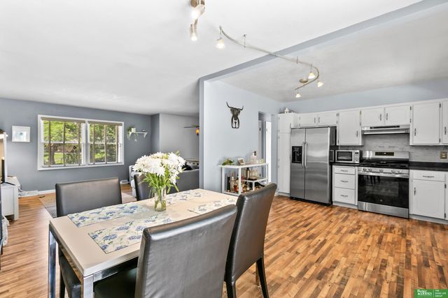 16708 William Street, Omaha, NE 68130