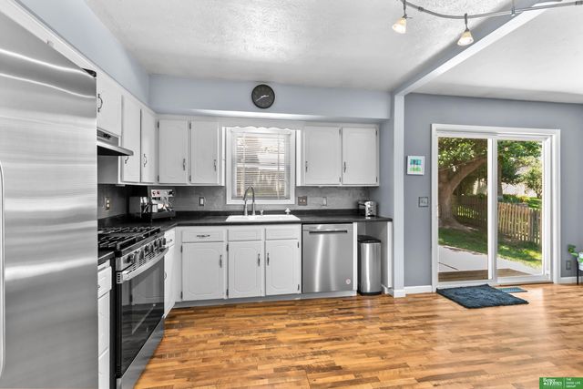 16708 William Street, Omaha, NE 68130