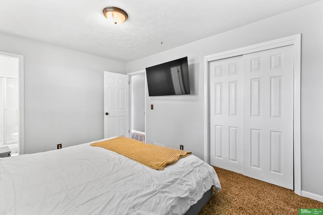16708 William Street, Omaha, NE 68130