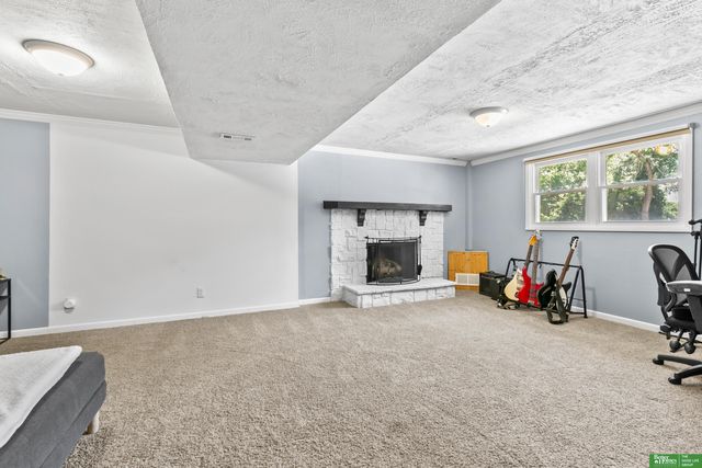 16708 William Street, Omaha, NE 68130