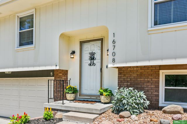 16708 William Street, Omaha, NE 68130