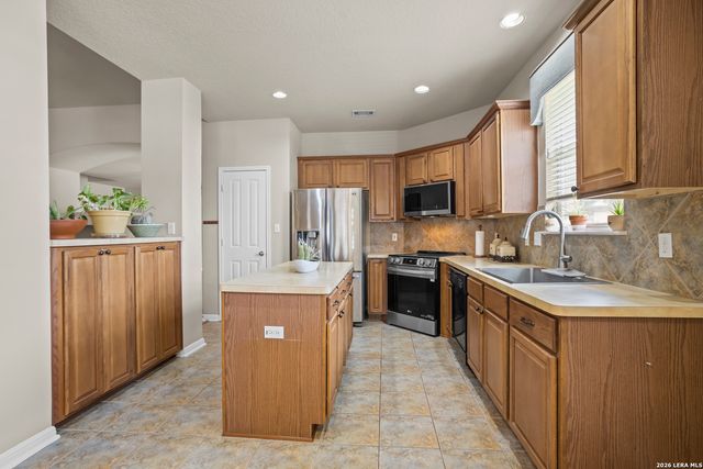 2847 Lakehills, San Antonio, TX 78251