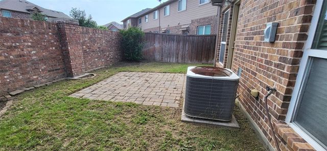 138 Barrington Lane, Lewisville, TX 75067