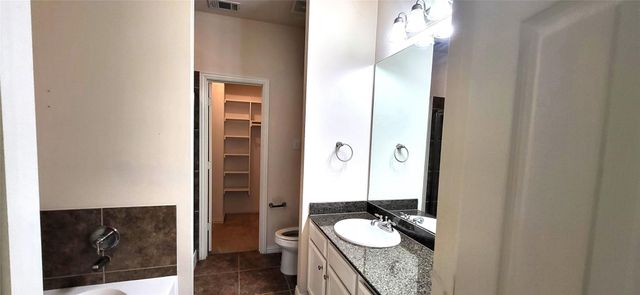 138 Barrington Lane, Lewisville, TX 75067