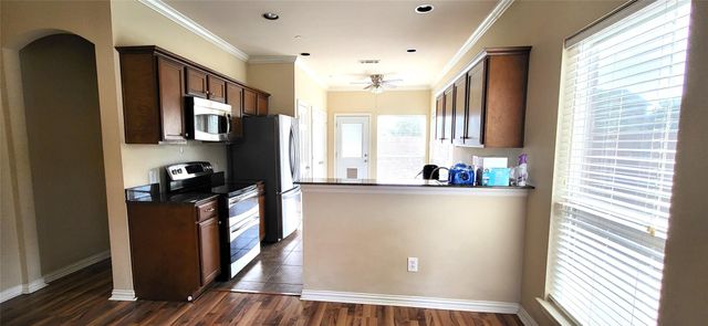 138 Barrington Lane, Lewisville, TX 75067