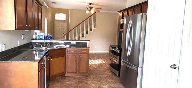 138 Barrington Lane, Lewisville, TX 75067