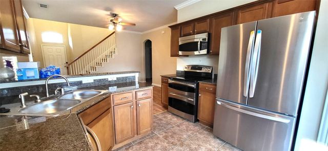 138 Barrington Lane, Lewisville, TX 75067