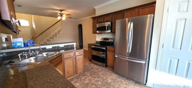 138 Barrington Lane, Lewisville, TX 75067
