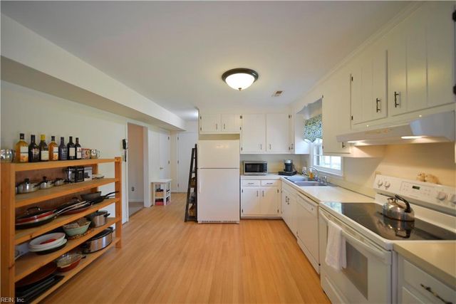 225 Little Florida RD, Poquoson, VA 23662