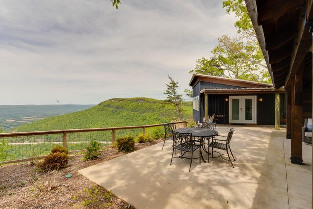 1004 Window Rock Road, Dunlap, TN 37327