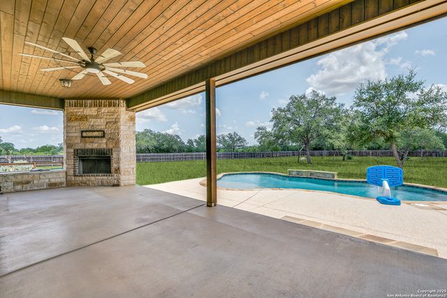 688 Double Gate Rd, Castroville, TX 78009