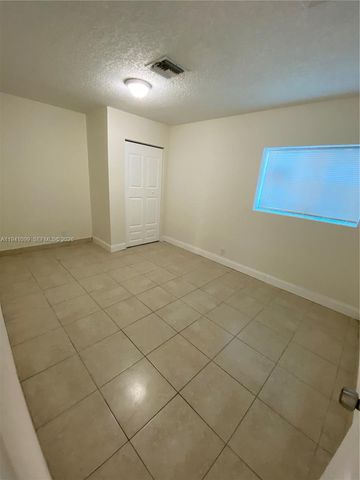 851 SW 63rd Way 851, North Lauderdale, FL 33068