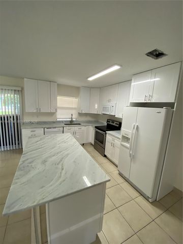 851 SW 63rd Way 851, North Lauderdale, FL 33068