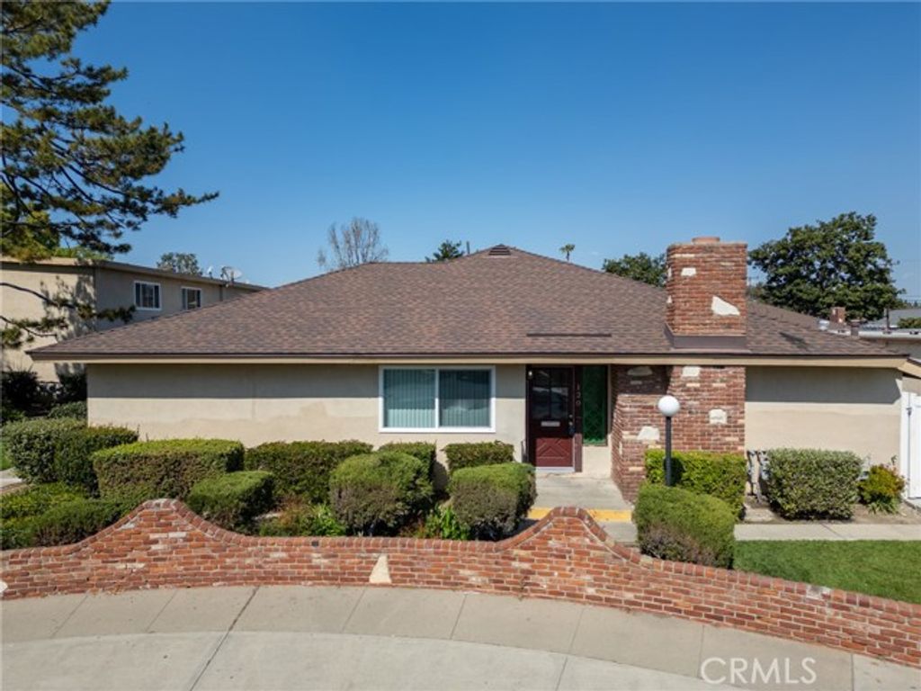 1921 Sherry, Santa Ana, CA 92705