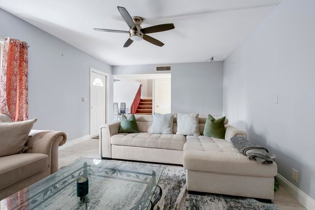 2244 White Pine Circle B, Greenacres, FL 33415