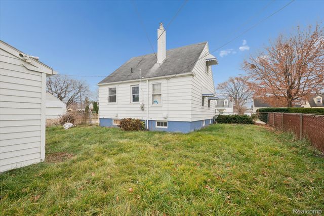 8157 Stephens, Center Line, MI 48015